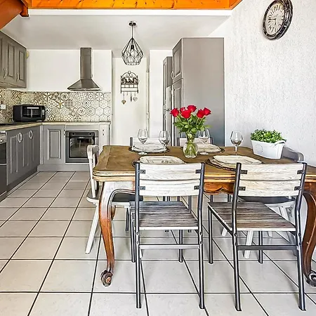 Maison Moderne Avec Terrasse Et Parking Prive * Fleury (Aude)